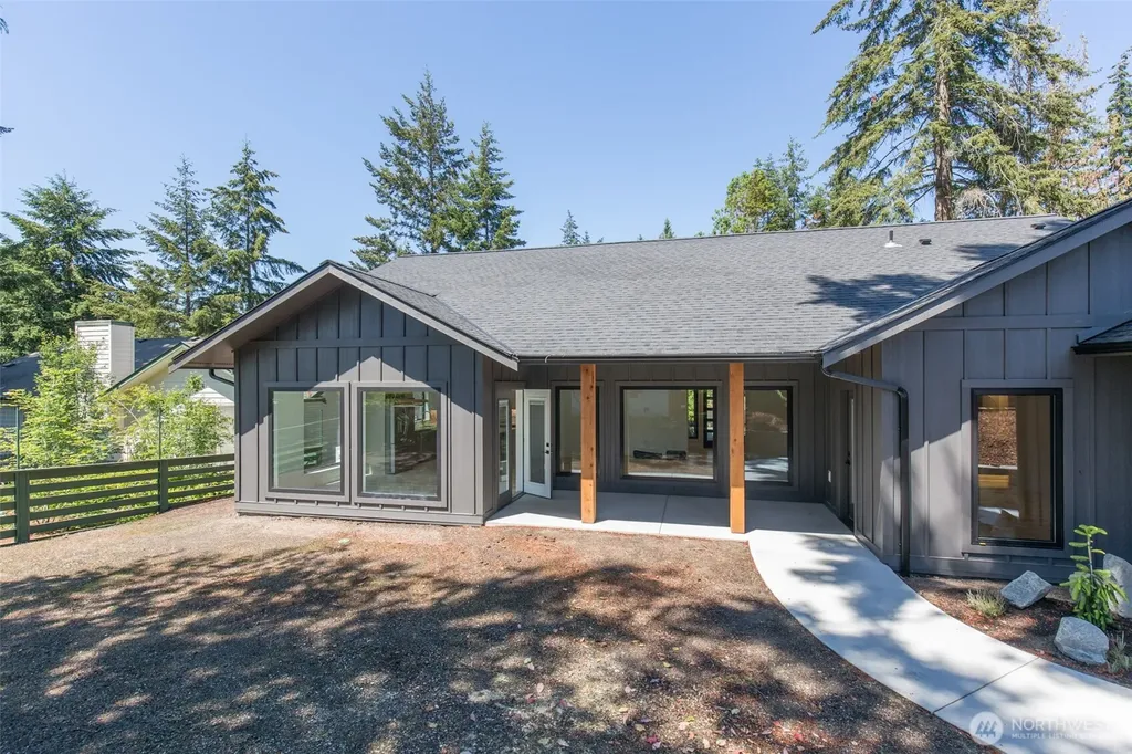 110 Hogans Vista Sequim WA 98382