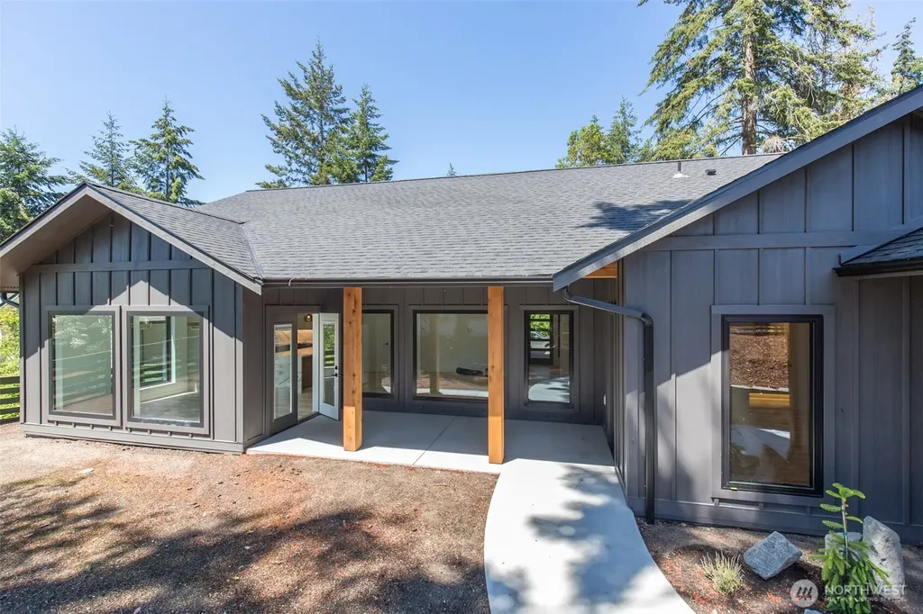 110 Hogans Vista Sequim WA 98382
