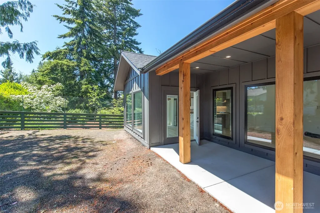 110 Hogans Vista Sequim WA 98382