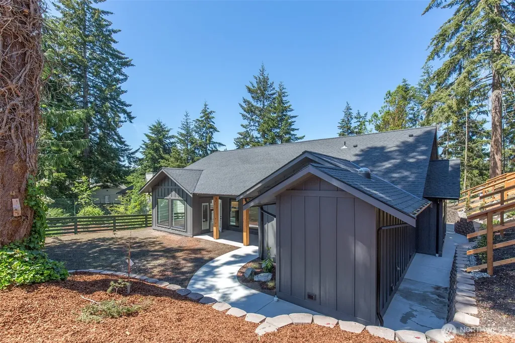 110 Hogans Vista Sequim WA 98382