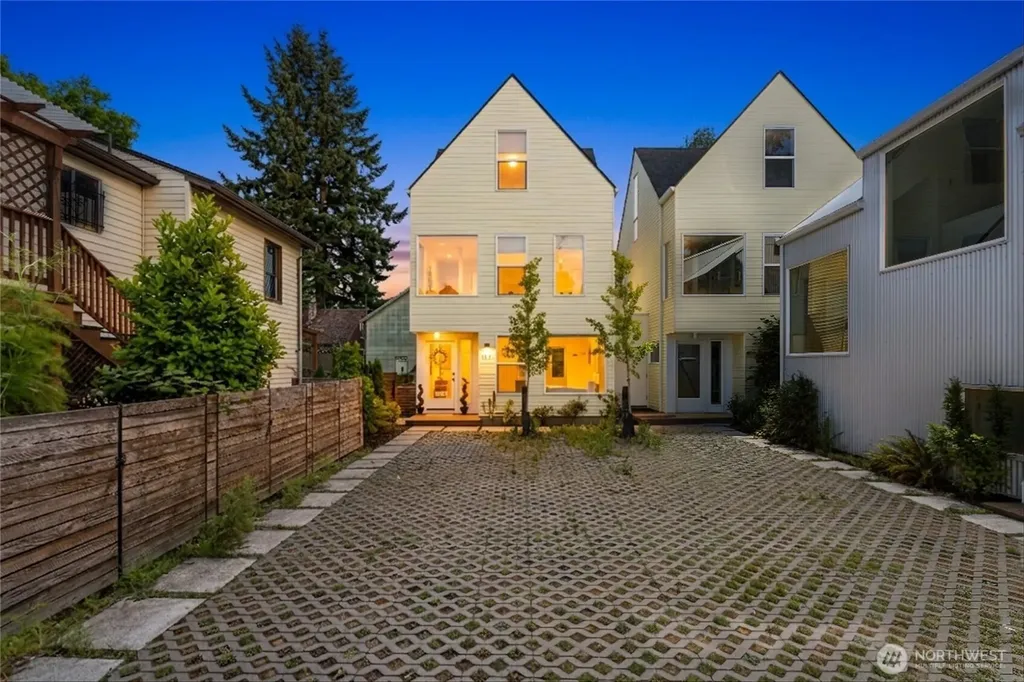 1821 S Lane Street Seattle WA 98144