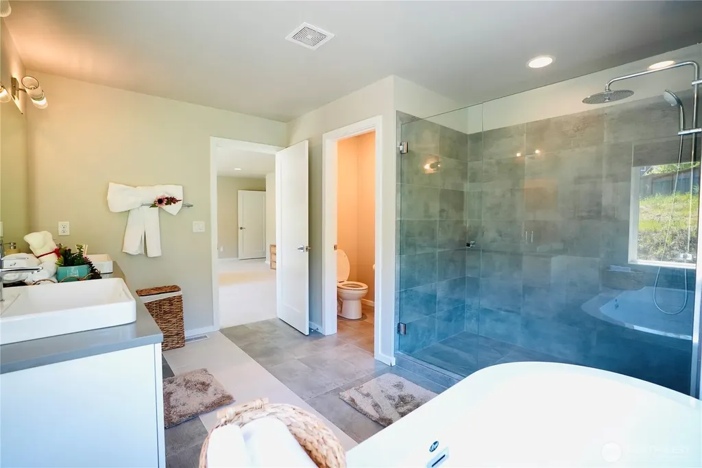 4846 Amherst Way SW Port Orchard WA 98367