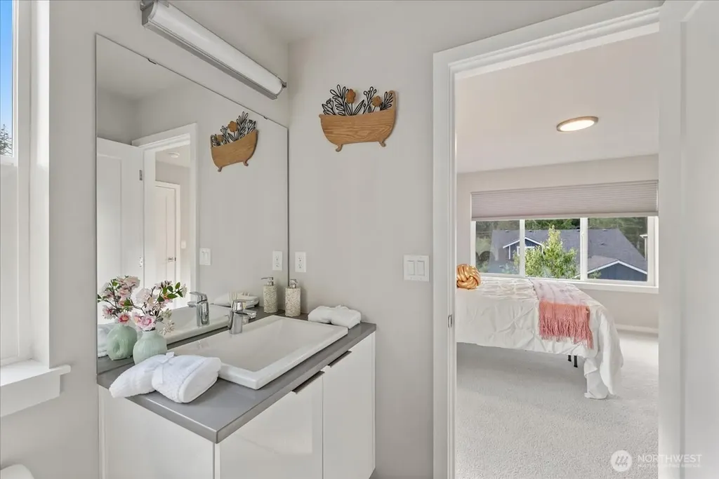 4846 Amherst Way SW Port Orchard WA 98367