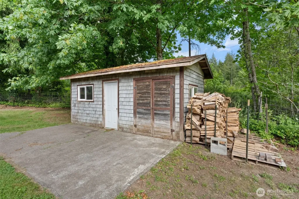 31 SE Campfire Court Shelton WA 98584
