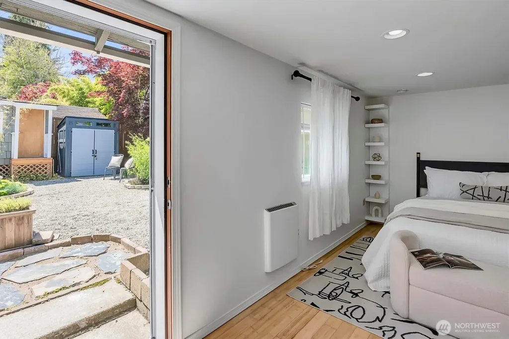 3437 38th Avenue SW Seattle WA 98126