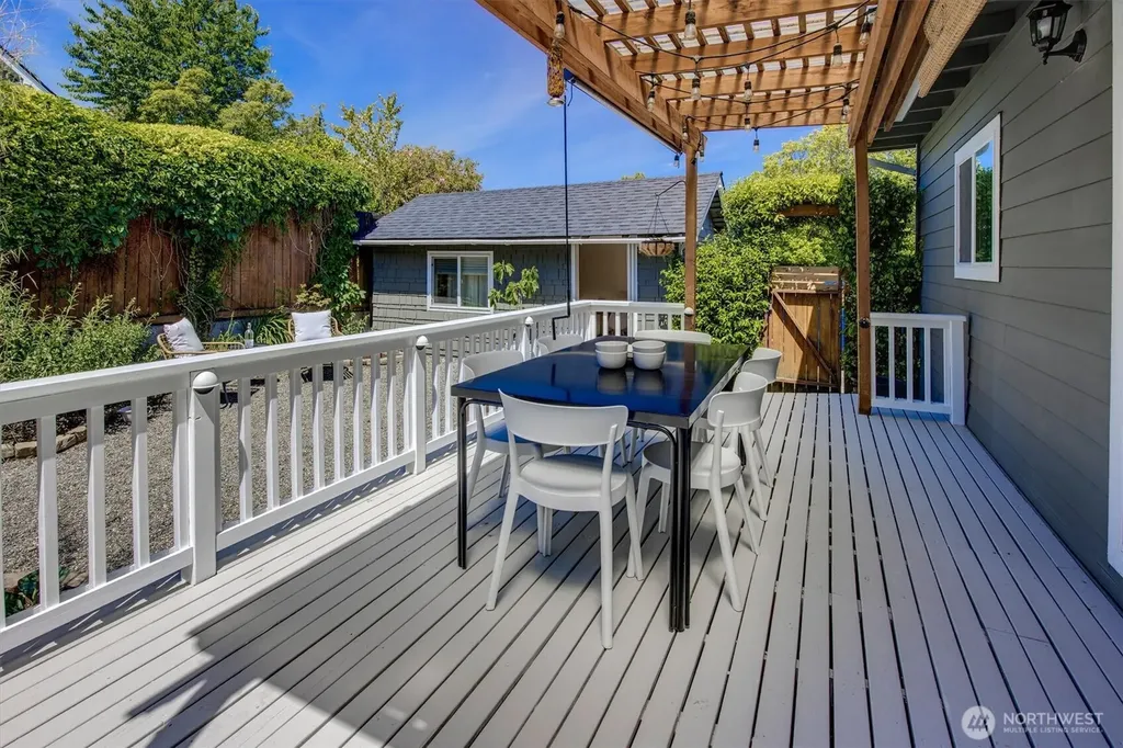 3437 38th Avenue SW Seattle WA 98126