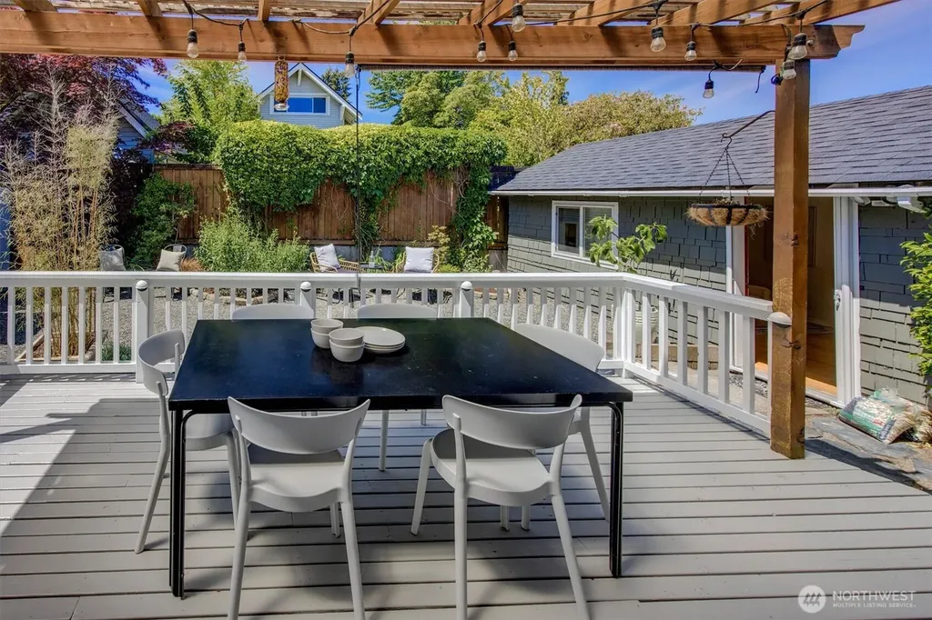 3437 38th Avenue SW Seattle WA 98126