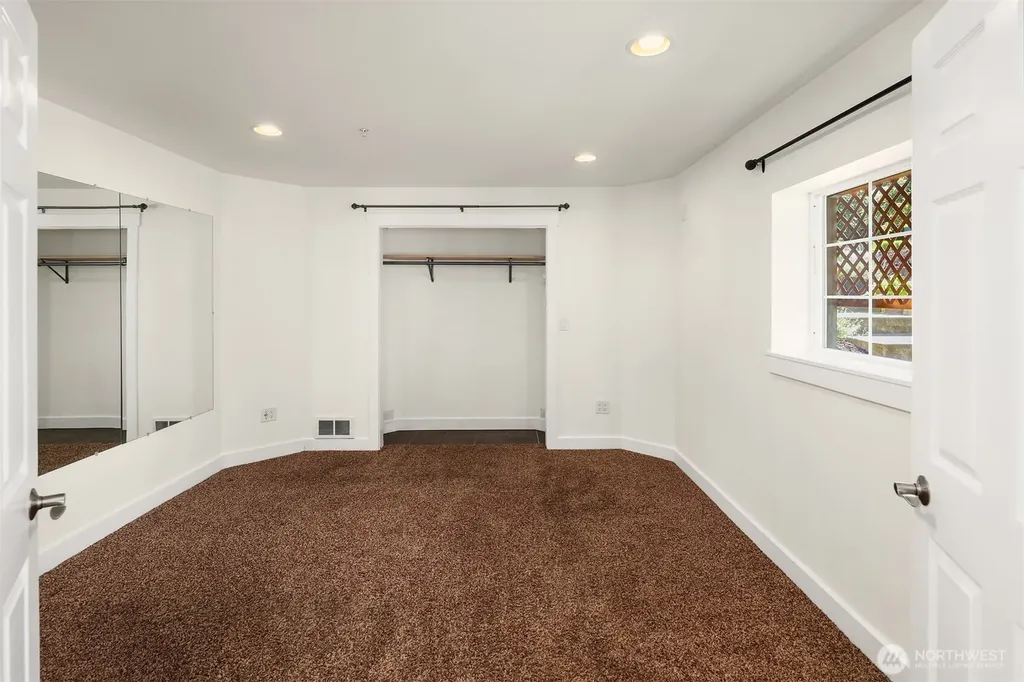 26326 222nd Avenue SE Maple Valley WA 98038