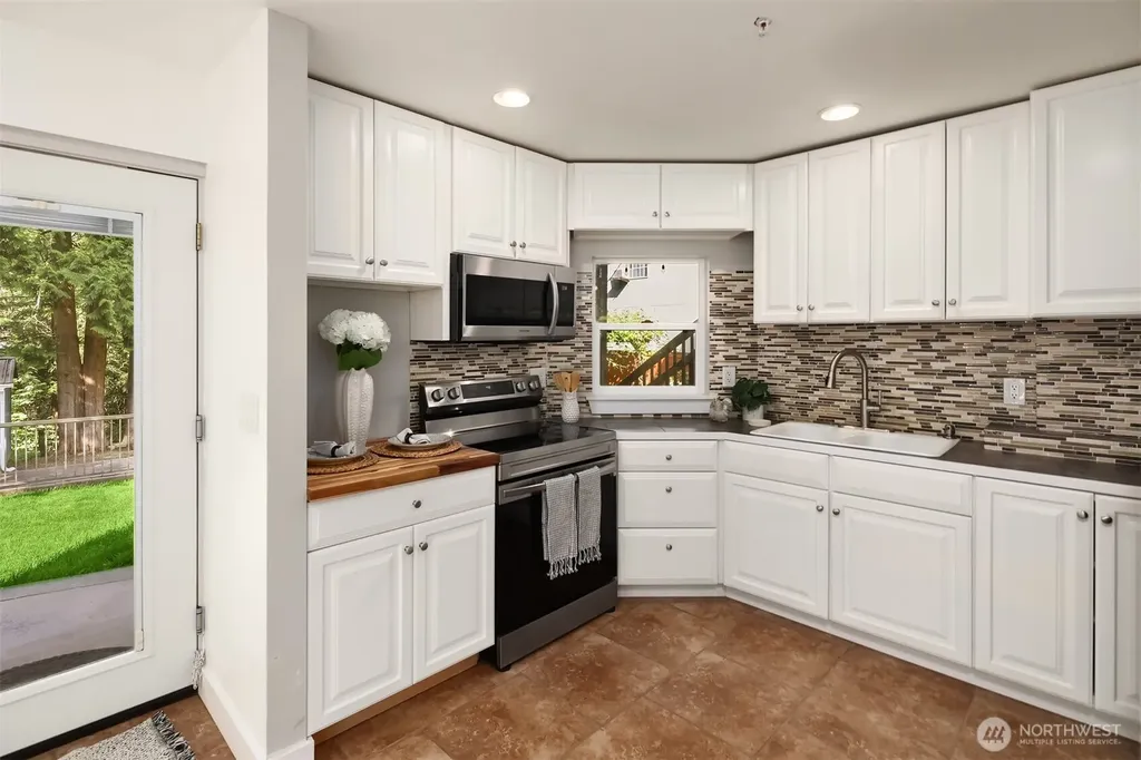 26326 222nd Avenue SE Maple Valley WA 98038