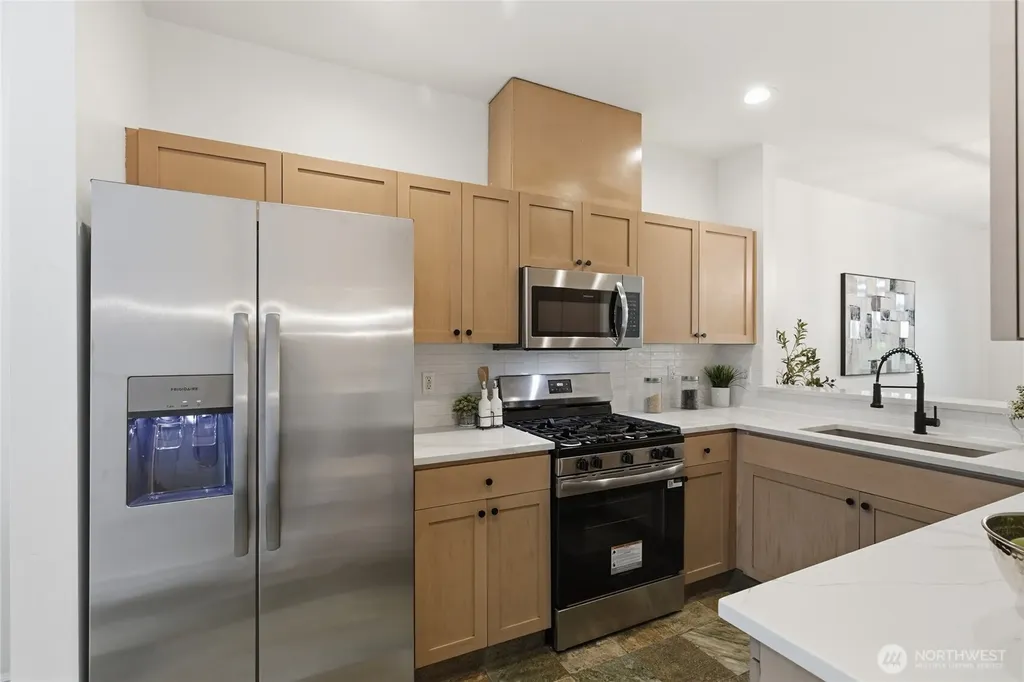 945 232nd Place NE Sammamish WA 98074