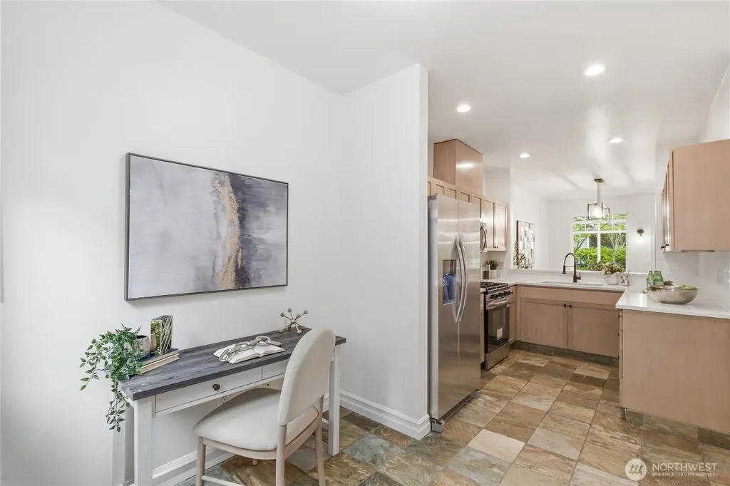 945 232nd Place NE Sammamish WA 98074