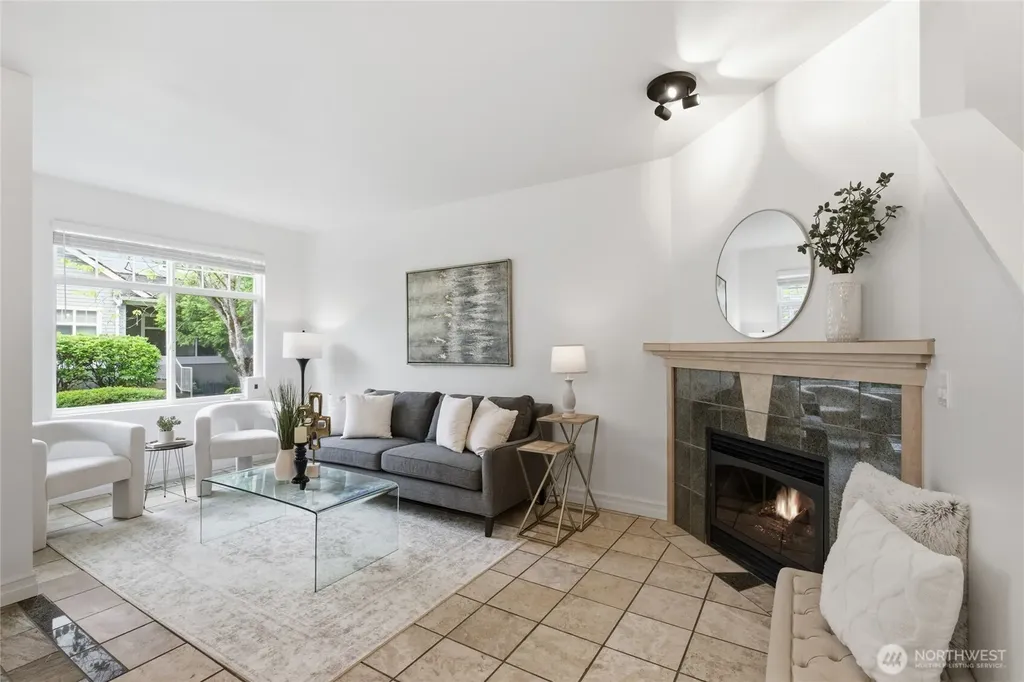 945 232nd Place NE Sammamish WA 98074
