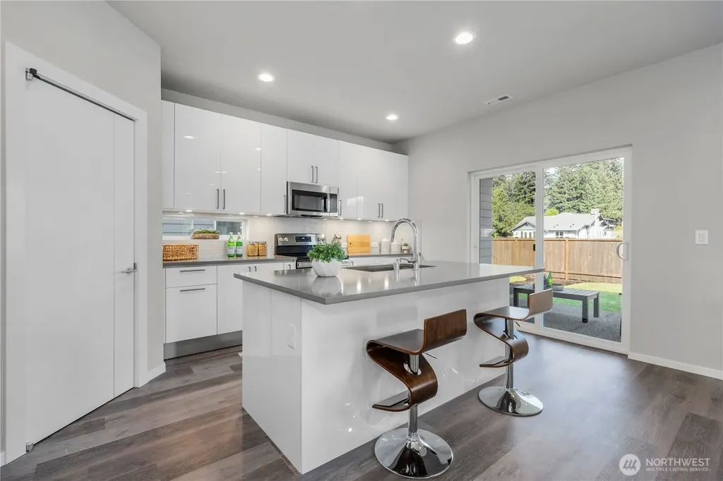13815 Brookdale Lane E Tacoma WA 98445