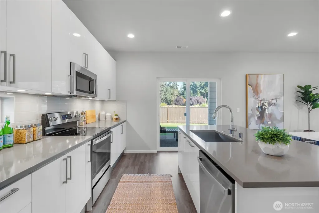 13815 Brookdale Lane E Tacoma WA 98445