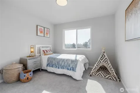 13815 Brookdale Lane E Tacoma WA 98445