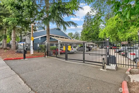 215 100th Street SW Everett WA 98204