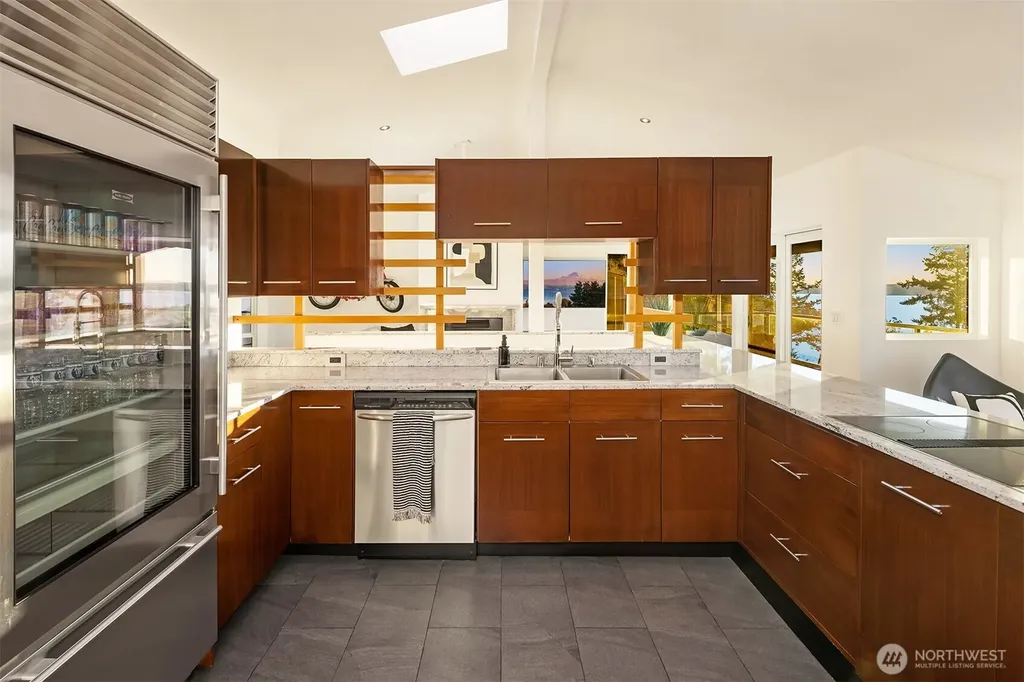 15733 25th Avenue SW Burien WA 98166
