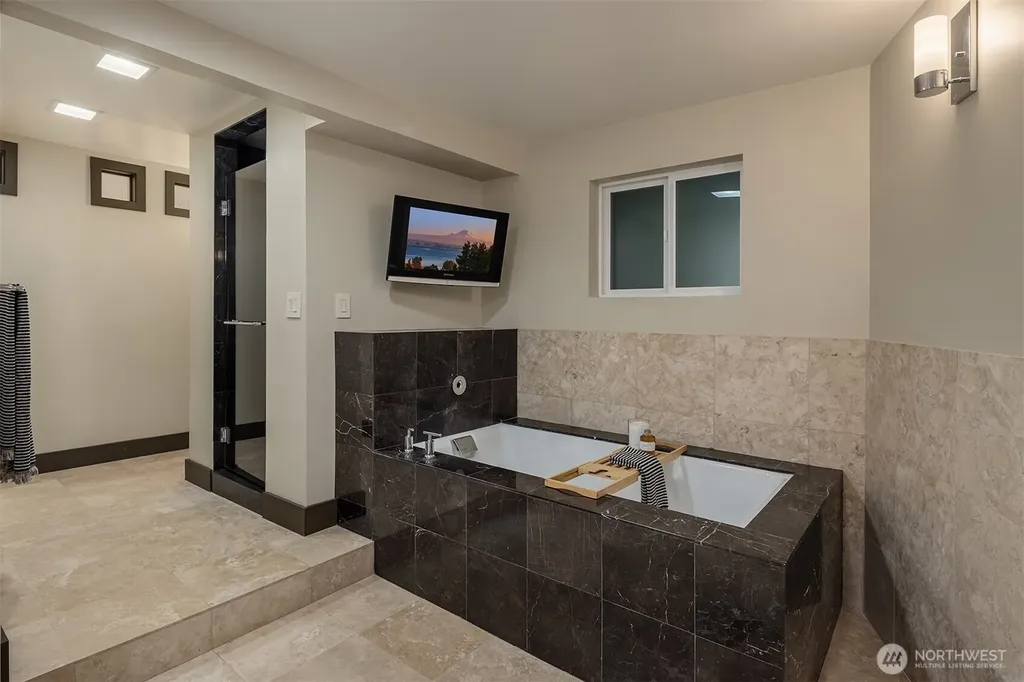 15733 25th Avenue SW Burien WA 98166