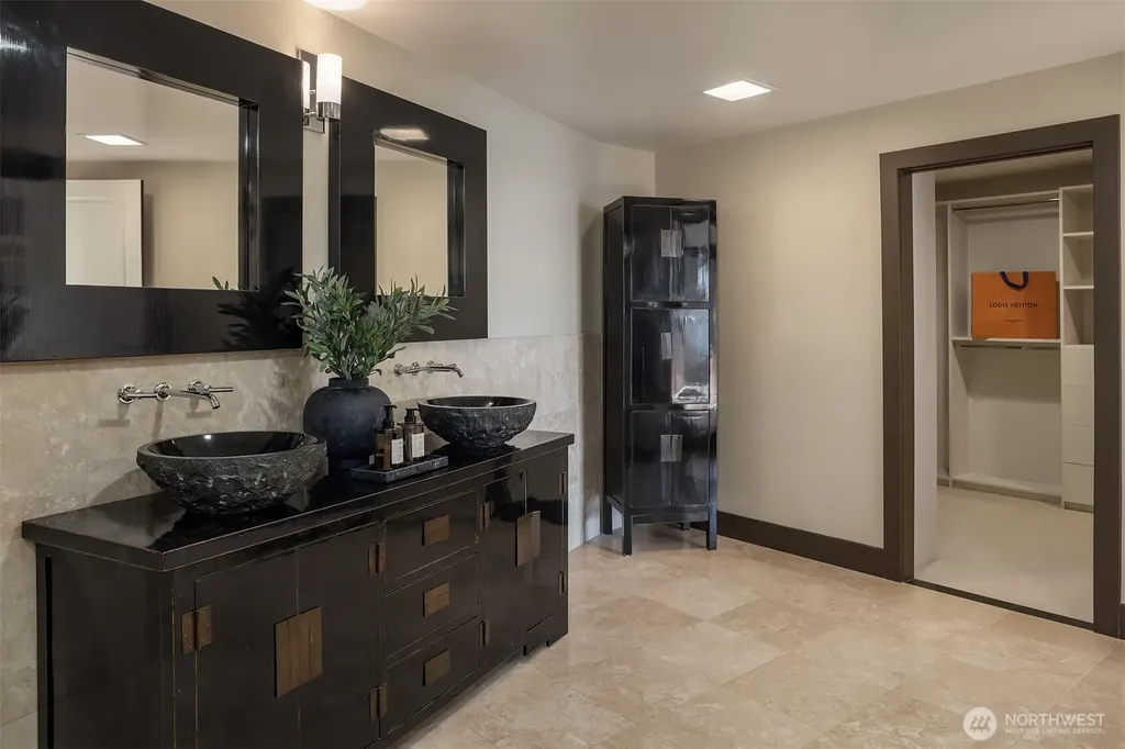 15733 25th Avenue SW Burien WA 98166