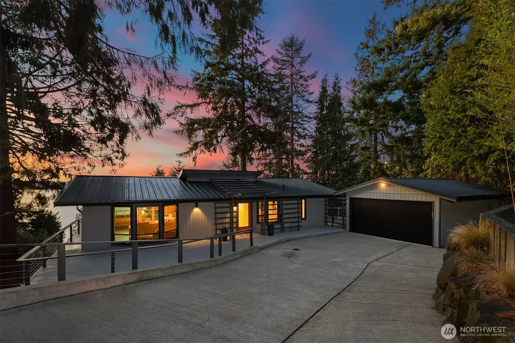 15733 25th Avenue SW Burien WA 98166