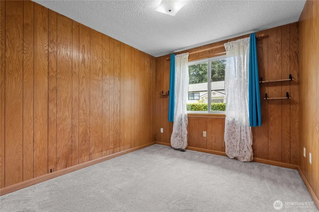 1809 5th Street SW Puyallup WA 98371