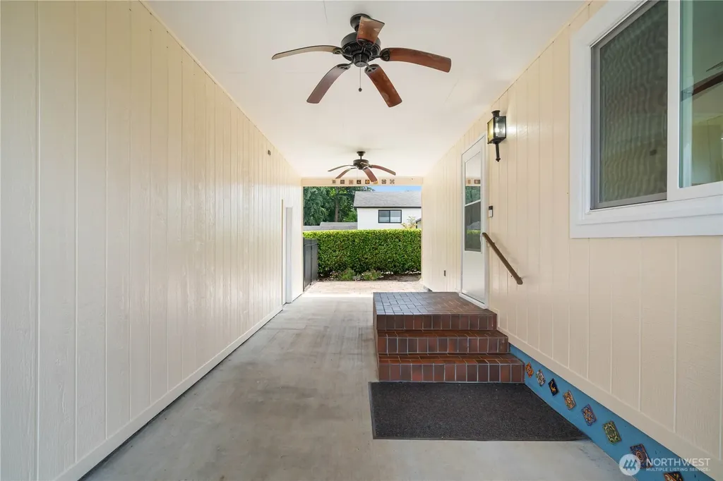 1809 5th Street SW Puyallup WA 98371