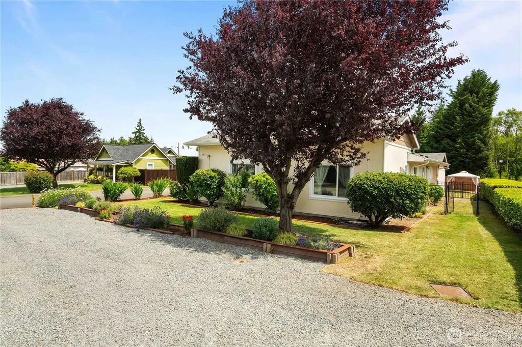 1809 5th Street SW Puyallup WA 98371