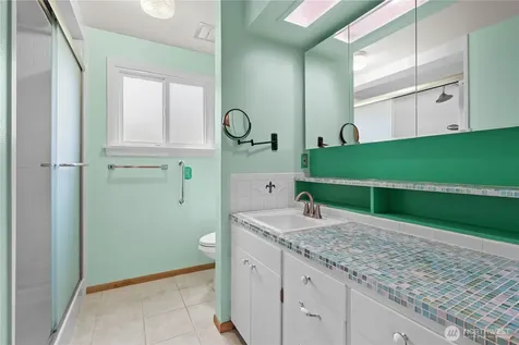 1809 5th Street SW Puyallup WA 98371