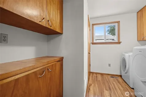 1809 5th Street SW Puyallup WA 98371