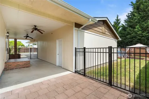 1809 5th Street SW Puyallup WA 98371