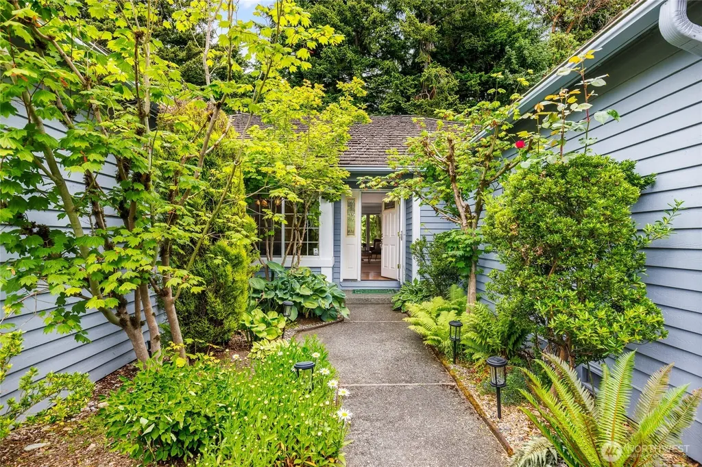 34504 8th Avenue SW Federal Way WA 98023