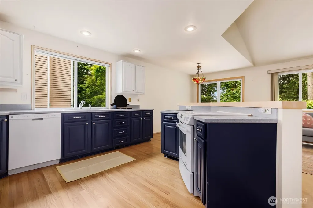 34504 8th Avenue SW Federal Way WA 98023