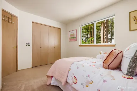 34504 8th Avenue SW Federal Way WA 98023