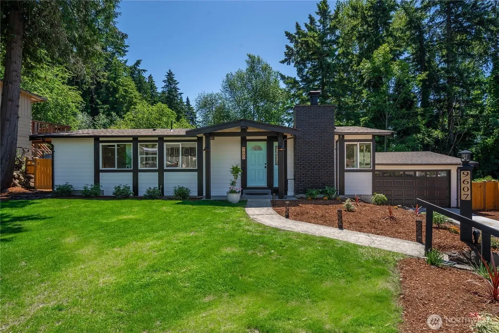 9607 S 216th Street Kent WA 98031