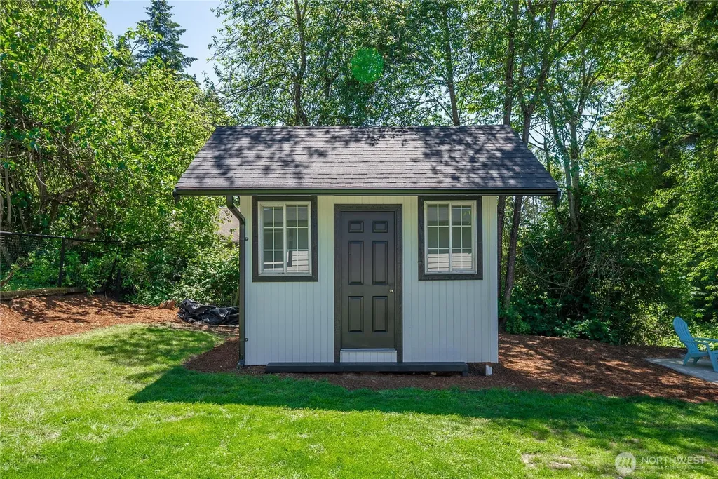 9607 S 216th Street Kent WA 98031
