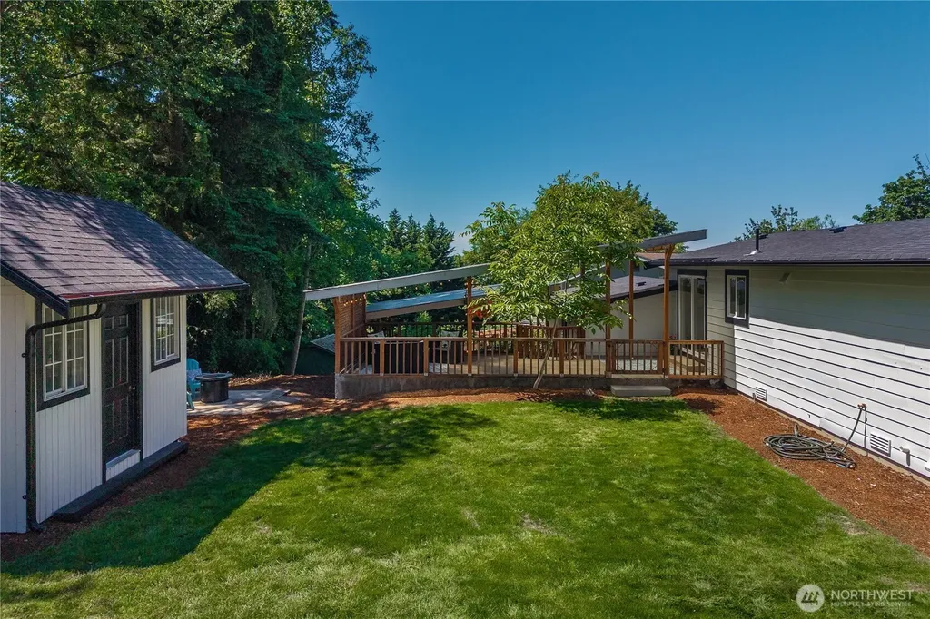 9607 S 216th Street Kent WA 98031