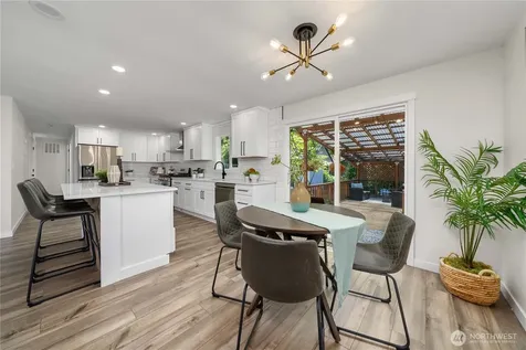 9607 S 216th Street Kent WA 98031