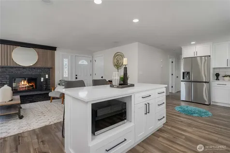 9607 S 216th Street Kent WA 98031
