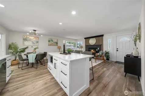 9607 S 216th Street Kent WA 98031
