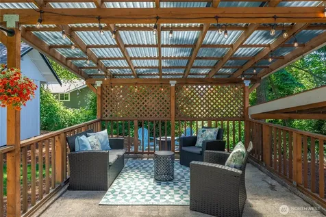 9607 S 216th Street Kent WA 98031
