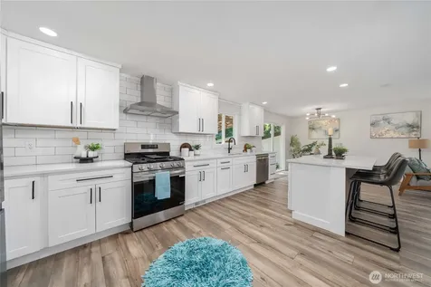 9607 S 216th Street Kent WA 98031