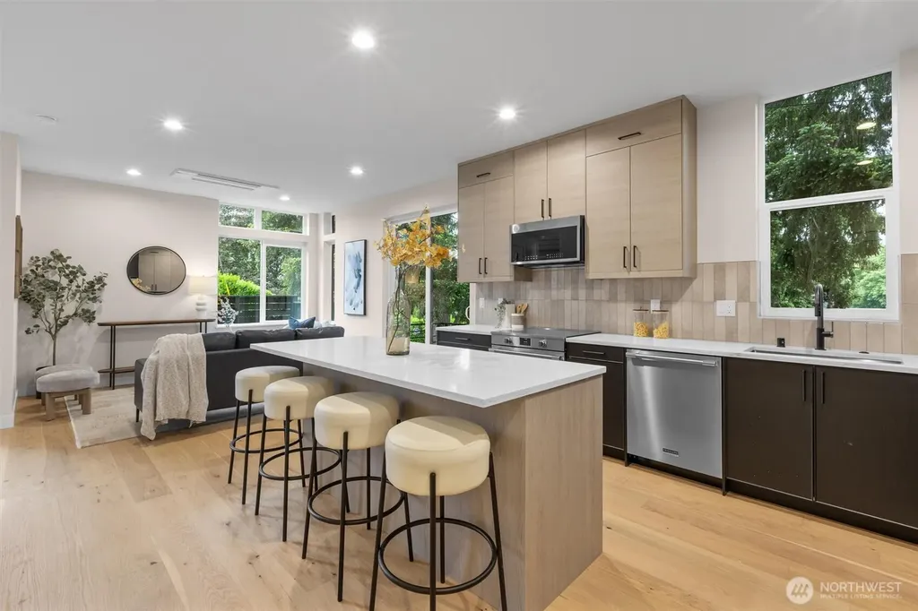 4235 S Bradford Street Seattle WA 98118