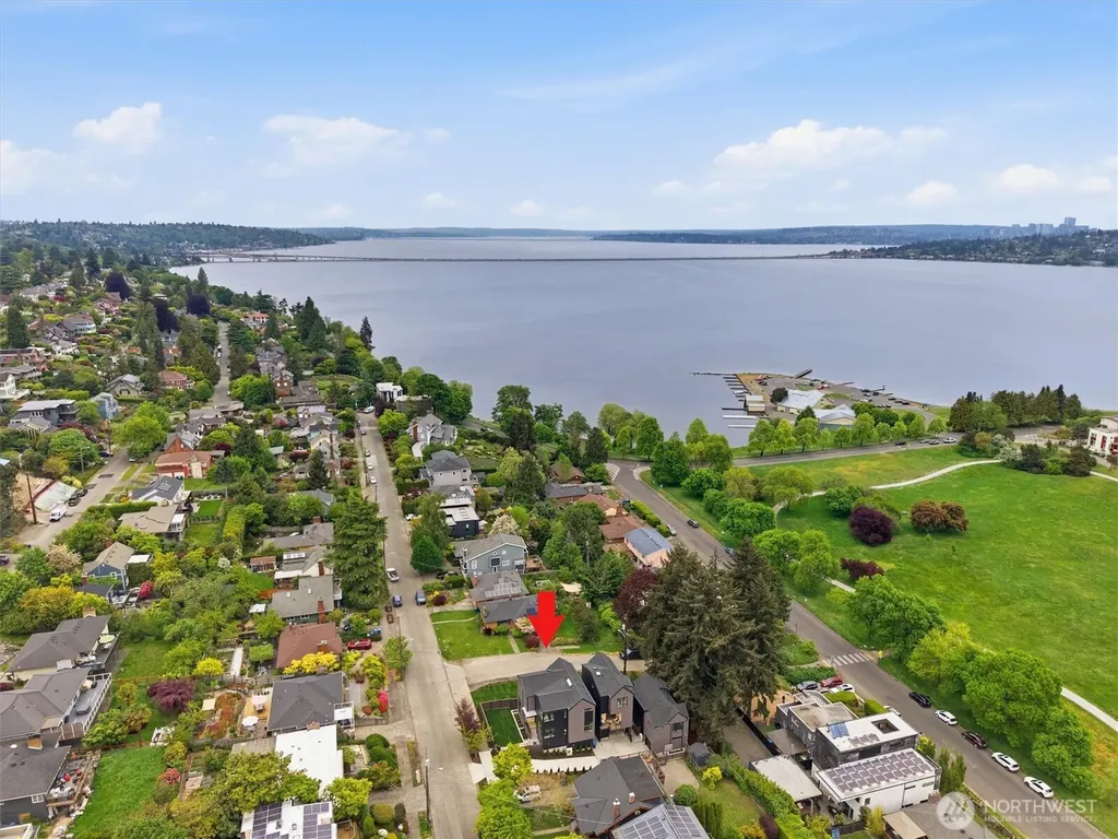 4235 S Bradford Street Seattle WA 98118