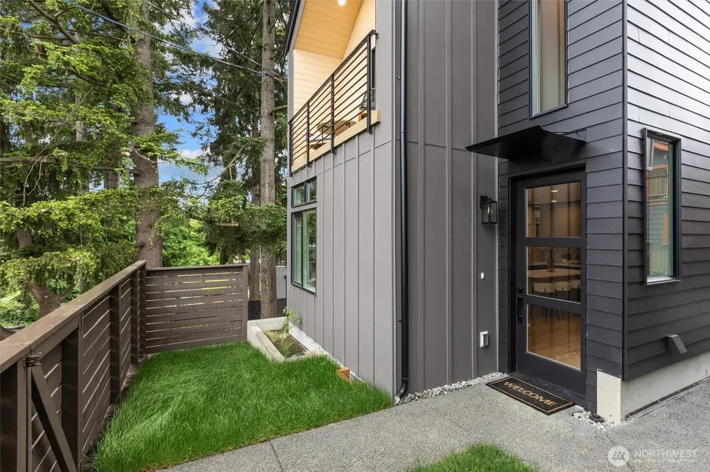 4235 S Bradford Street Seattle WA 98118