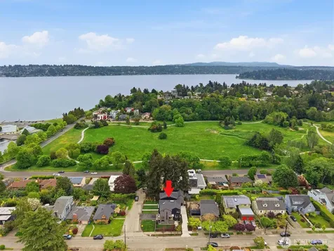4235 S Bradford Street Seattle WA 98118