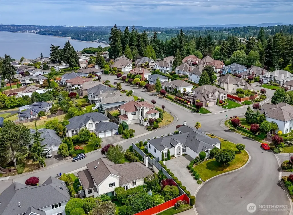 30015 1st Place S Federal Way WA 98003