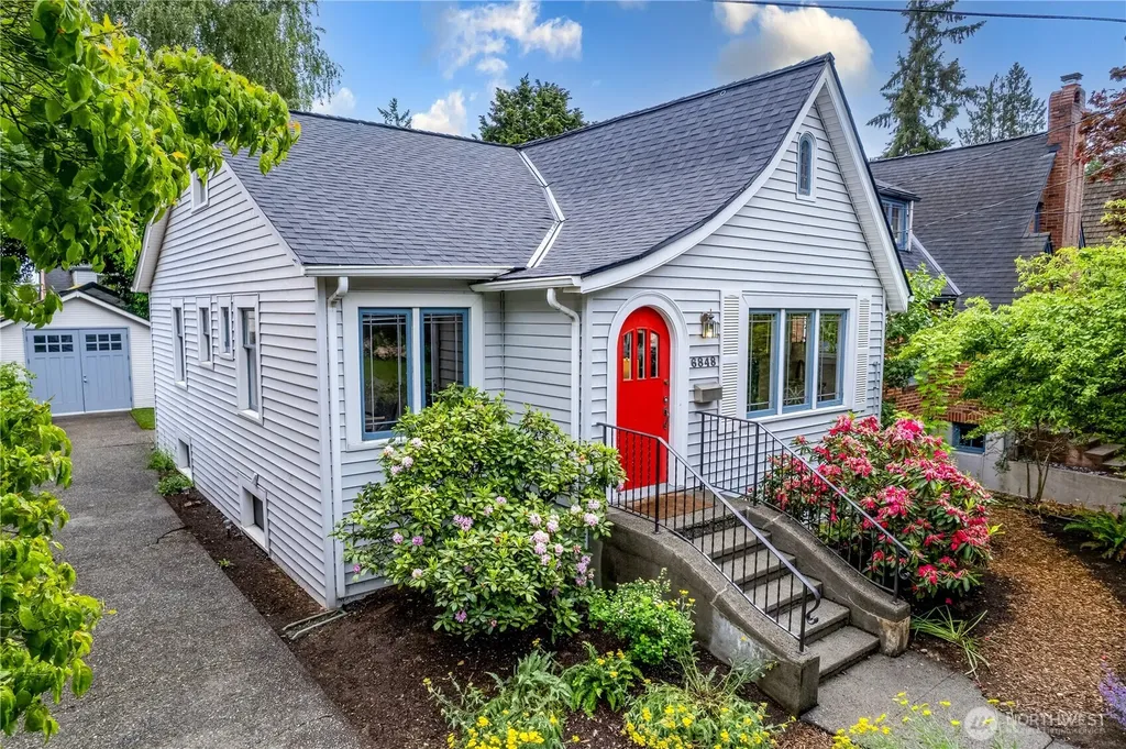 6848 31st Avenue NE Seattle WA 98115
