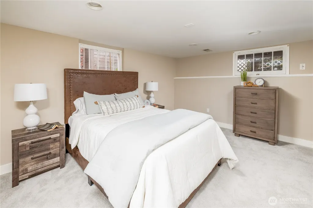 6848 31st Avenue NE Seattle WA 98115