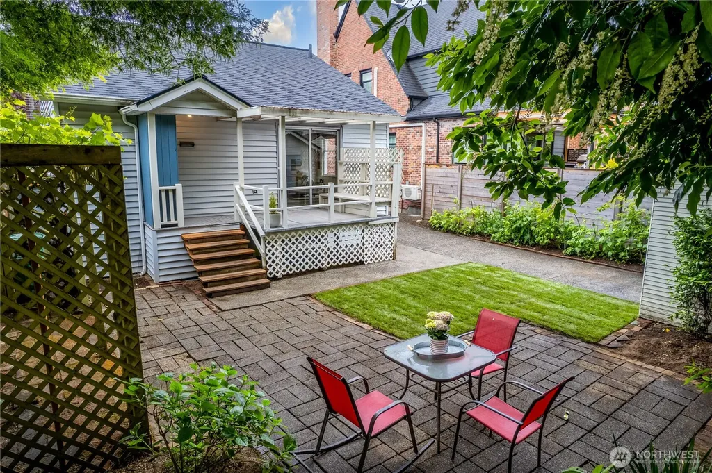 6848 31st Avenue NE Seattle WA 98115