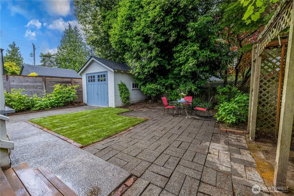 6848 31st Avenue NE Seattle WA 98115